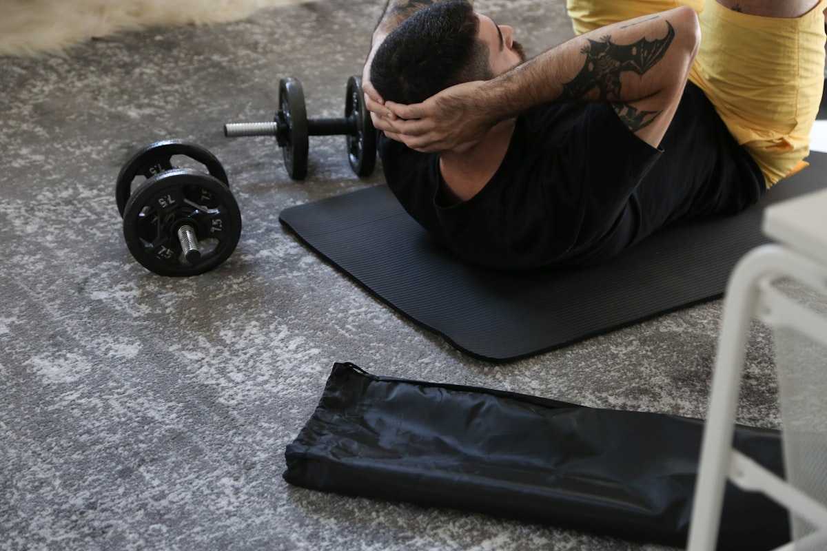 Coach analyzing lifestyle factors related to excess weight and daily activities
